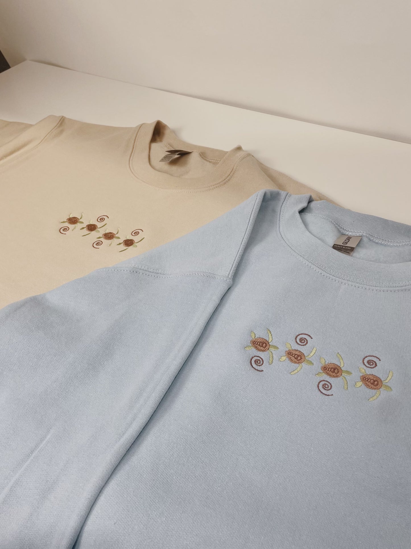 Sea Turtles Embroidered Sweatshirt