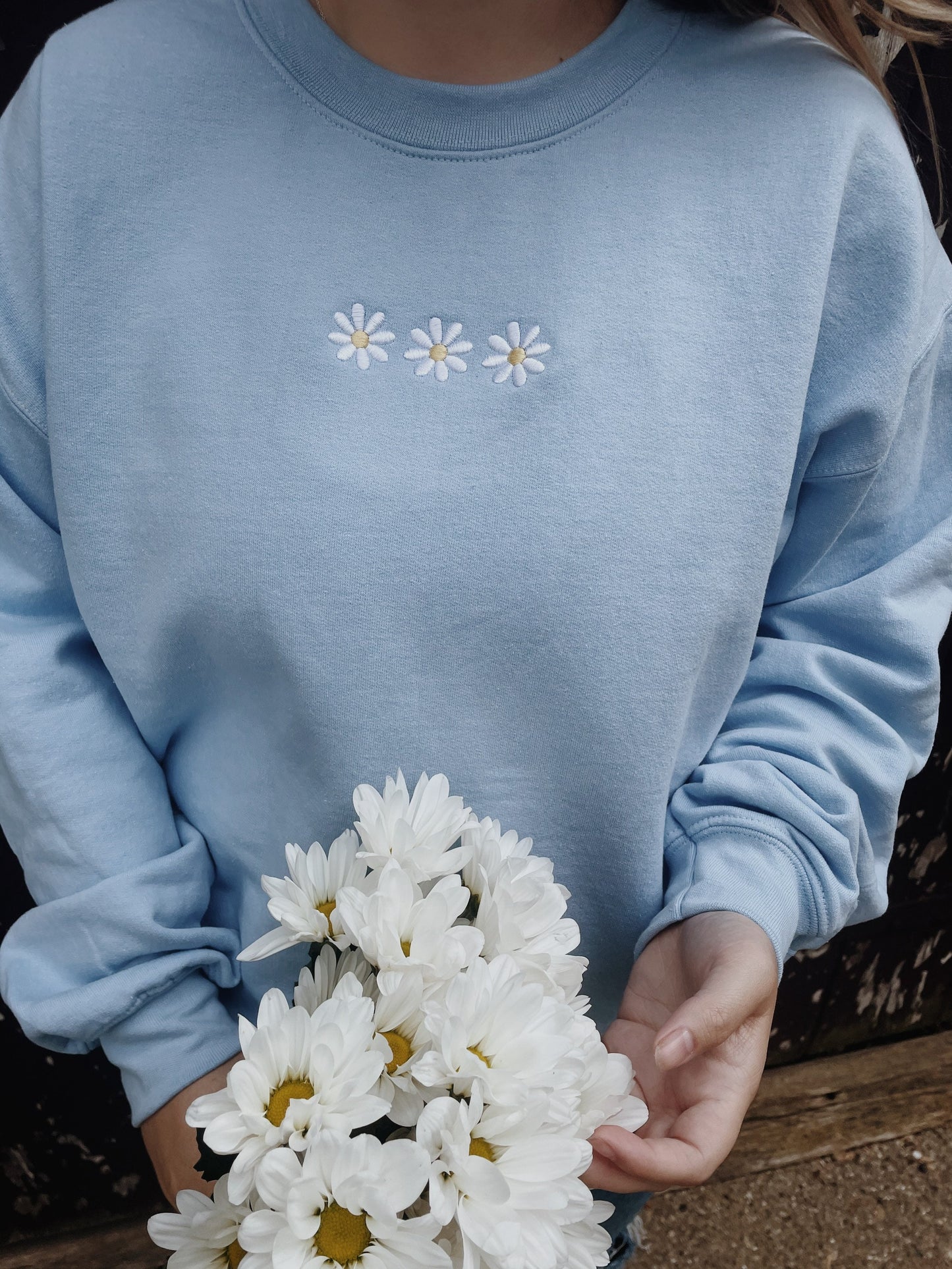 Daisy Embroidered Sweatshirt